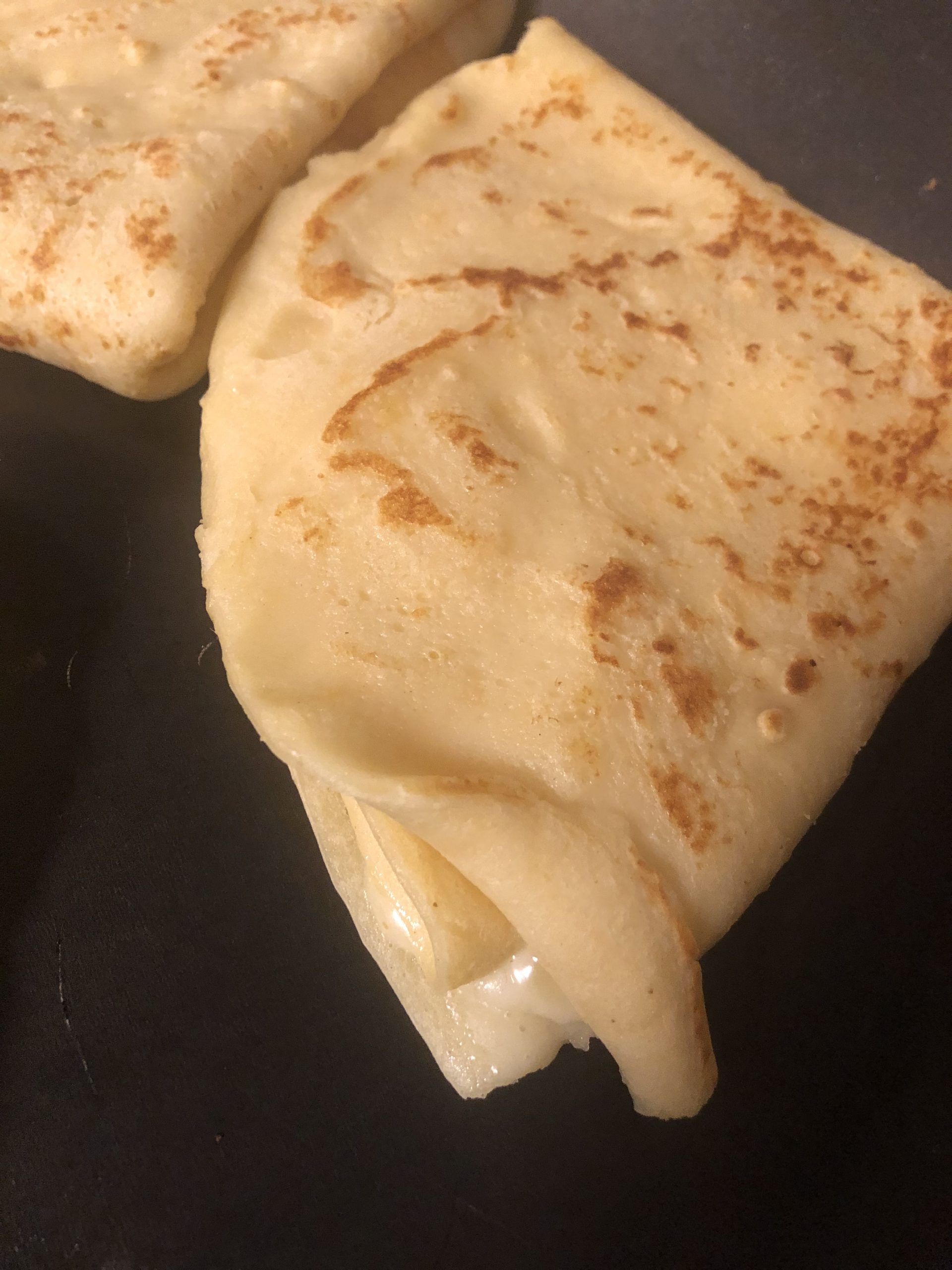 Crêpes al formaggio: a Parigi con un morso